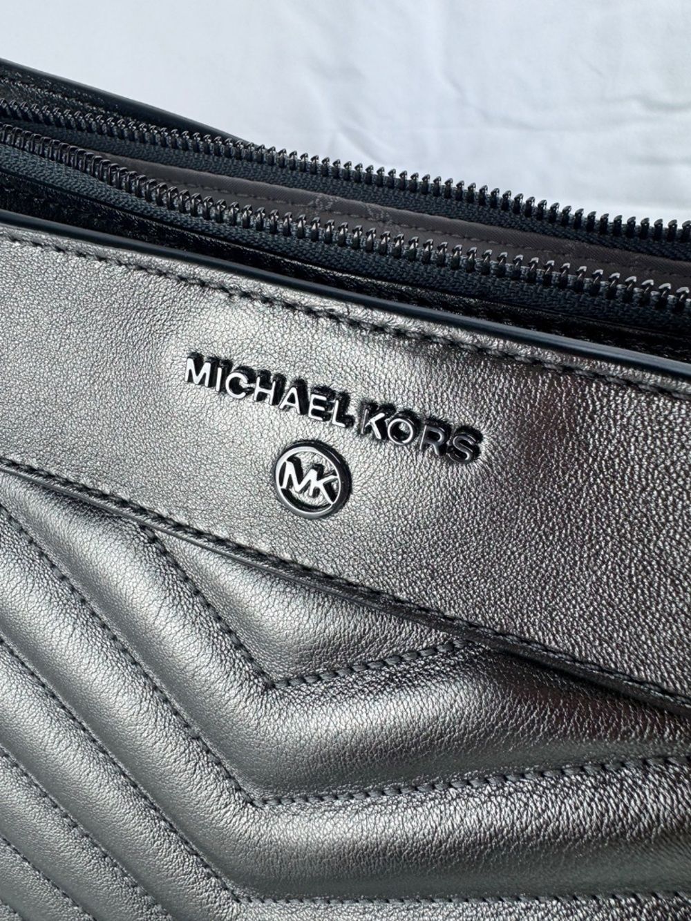 NWT Michael Kors Susan Anthracite/Gunmetal Leather Shoulder Bag w/ Chain Strap - Picture 3 of 12